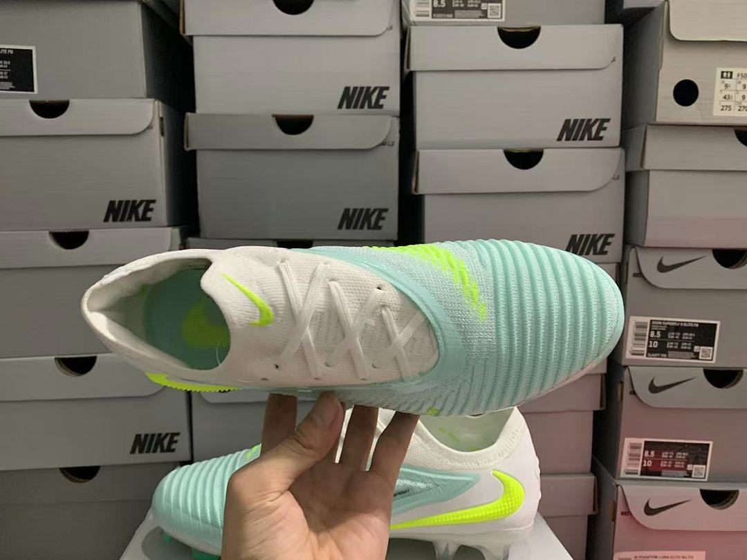 Phantom-6-GX-3-III-III-Elite-FG-32 - Nike