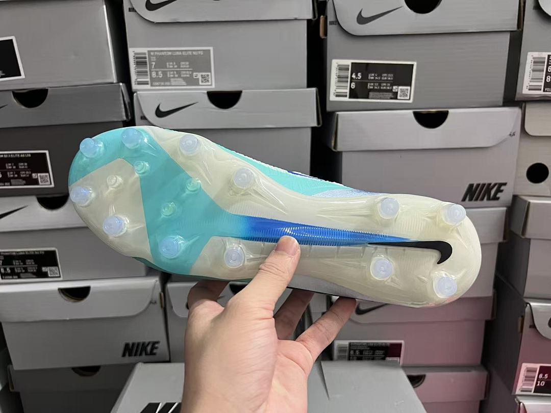 Phantom-6-GX-3-III-III-Elite-AG-01 - Nike