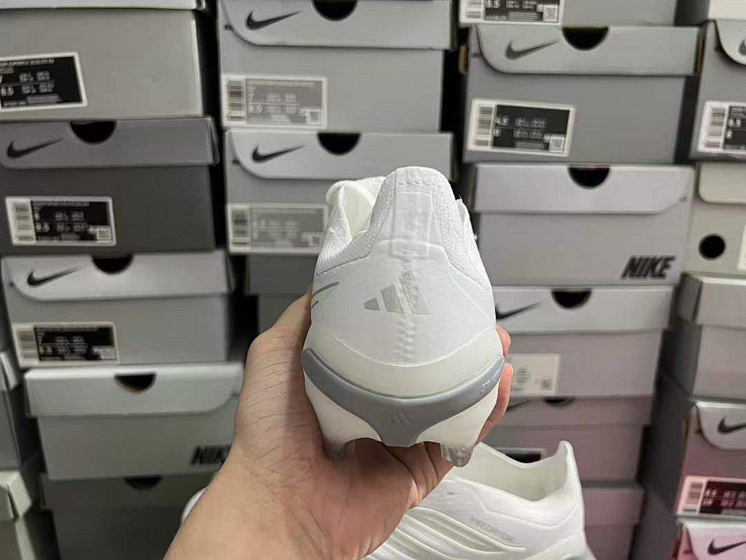 Predator-26-ACCURACY-FG-19 - Adidas