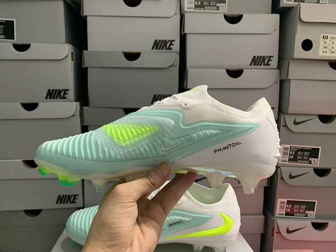 Phantom-6-GX-3-III-III-Elite-FG-32 - Nike