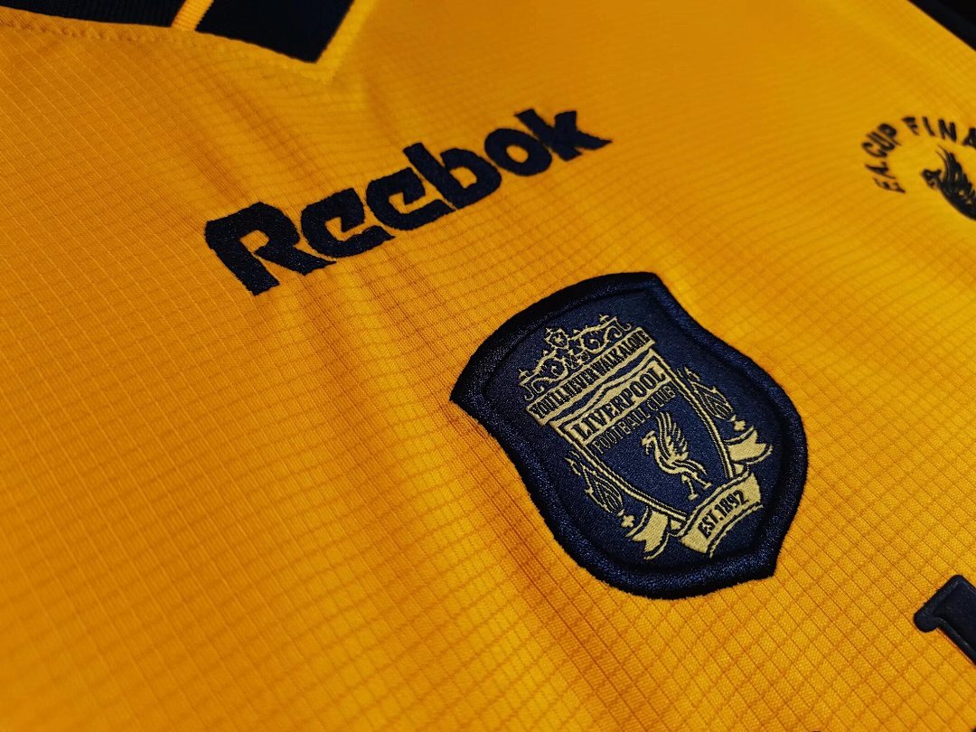 Liverpool 01 8 A 2000/2001