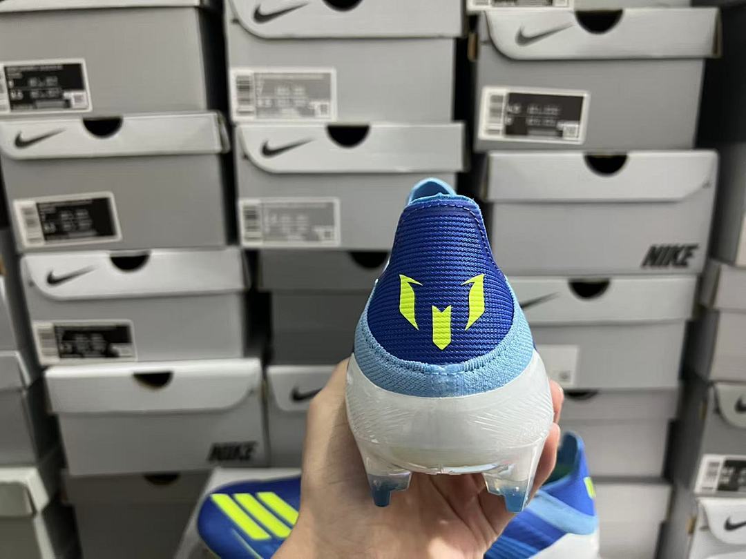 F-50--11-Elite-Laceless-FG - Adidas