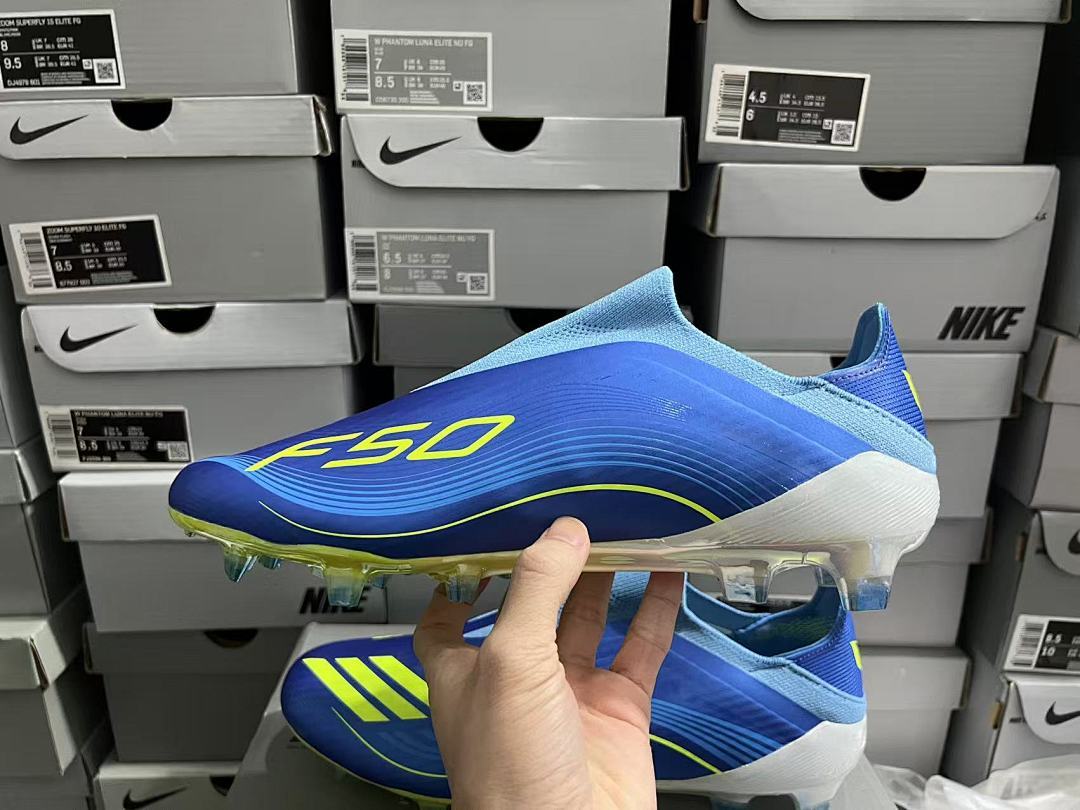 F-50--11-Elite-Laceless-FG - Adidas