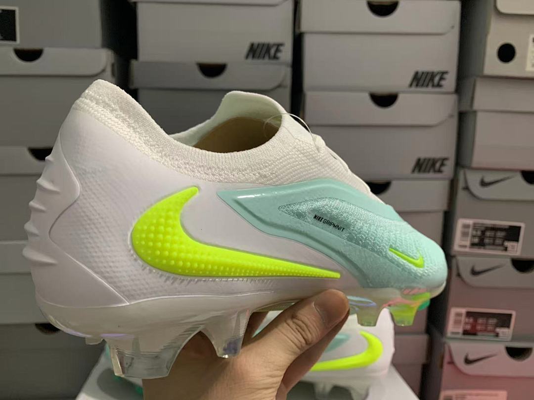 Phantom-6-GX-3-III-III-Elite-FG-32 - Nike
