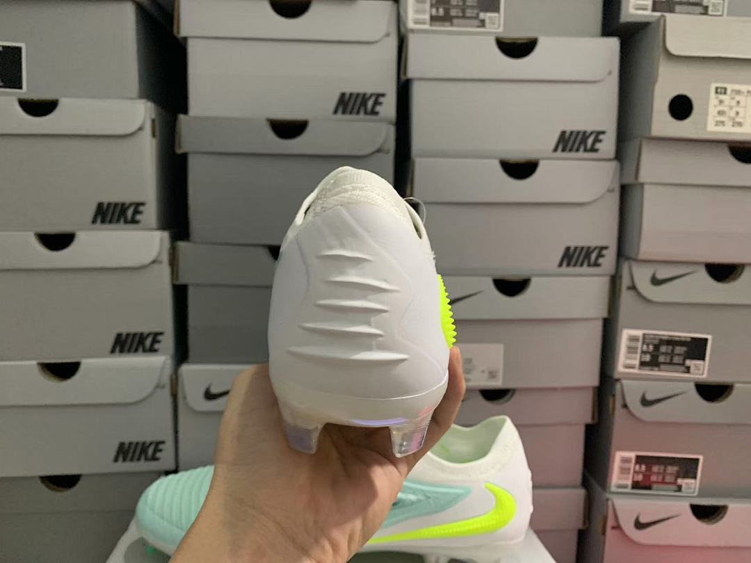 Phantom-6-GX-3-III-III-Elite-FG-32 - Nike