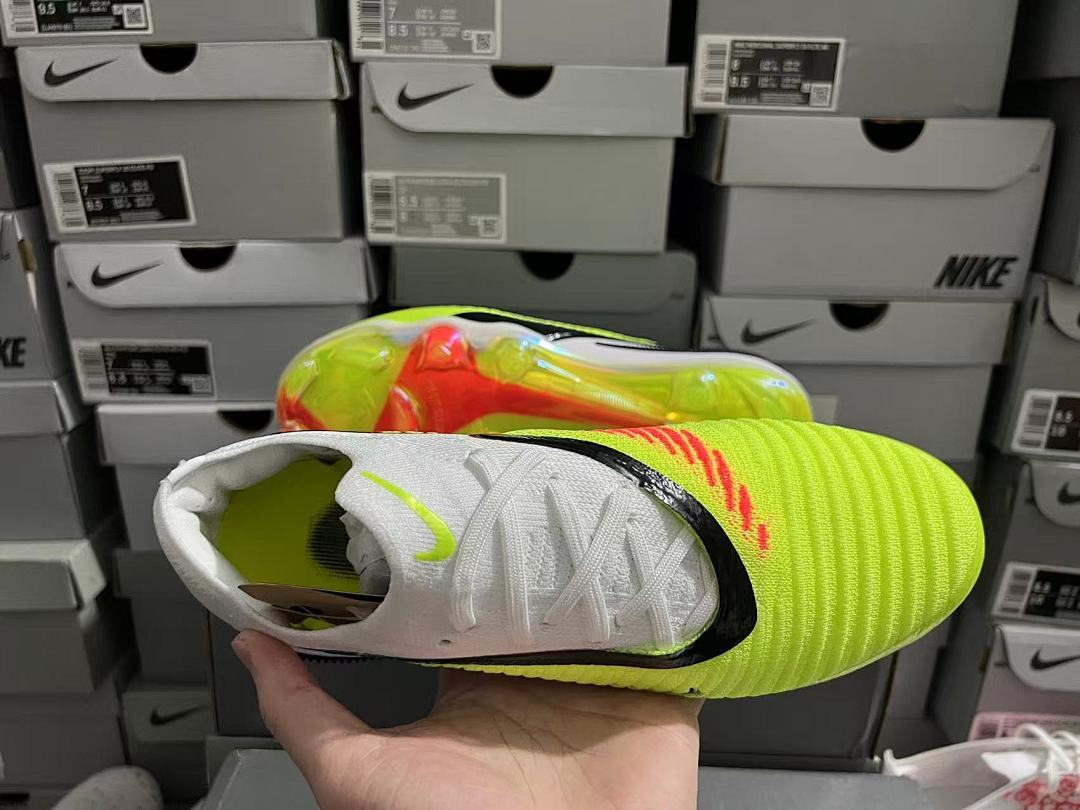 Phantom-6-GX-3-III-III-Elite-FG-03 - Nike