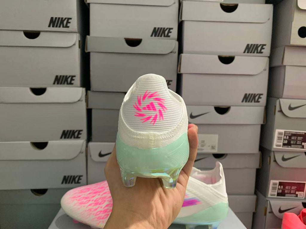 F-50-Elite-Laceless-FG - Adidas