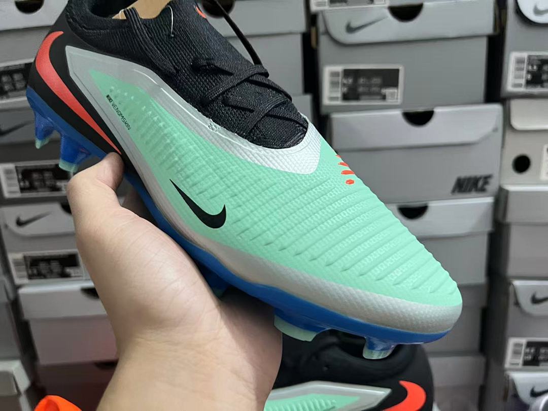 Phantom-6-Pro-FG-03 - Nike