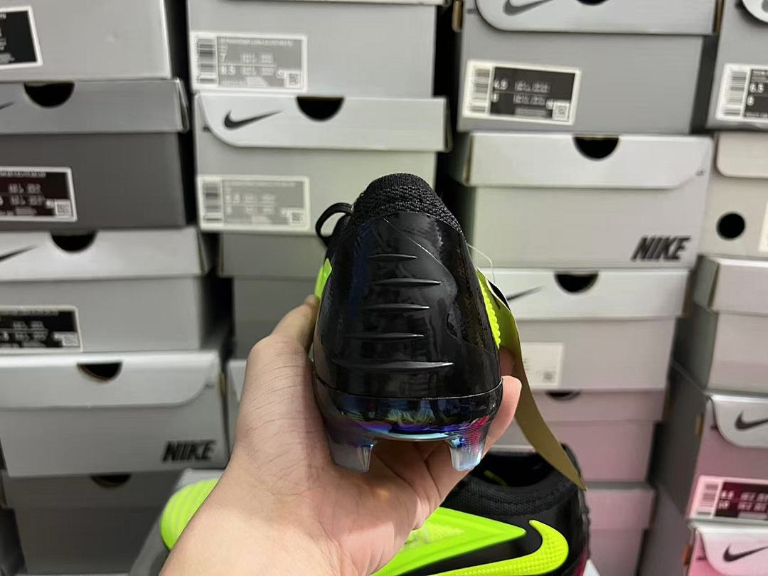 Phantom-6-GX-3-III-III-Elite-FG-17 - Nike